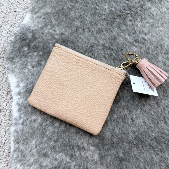 NWT Francesca’s Zipper Pouch - Picture 7 of 10